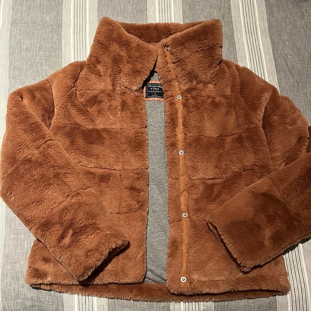 A&F Faux Fur Coat Size S new $60